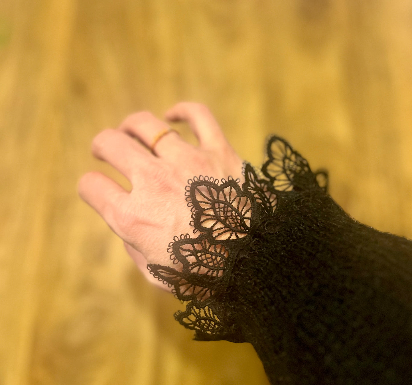 Manchettes amovibles et réversibles dentelle noire 3