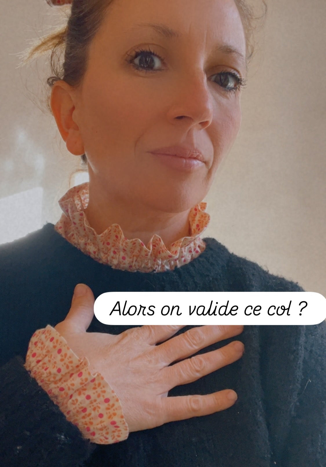 Ensemble col/manchettes amovibles pois roses