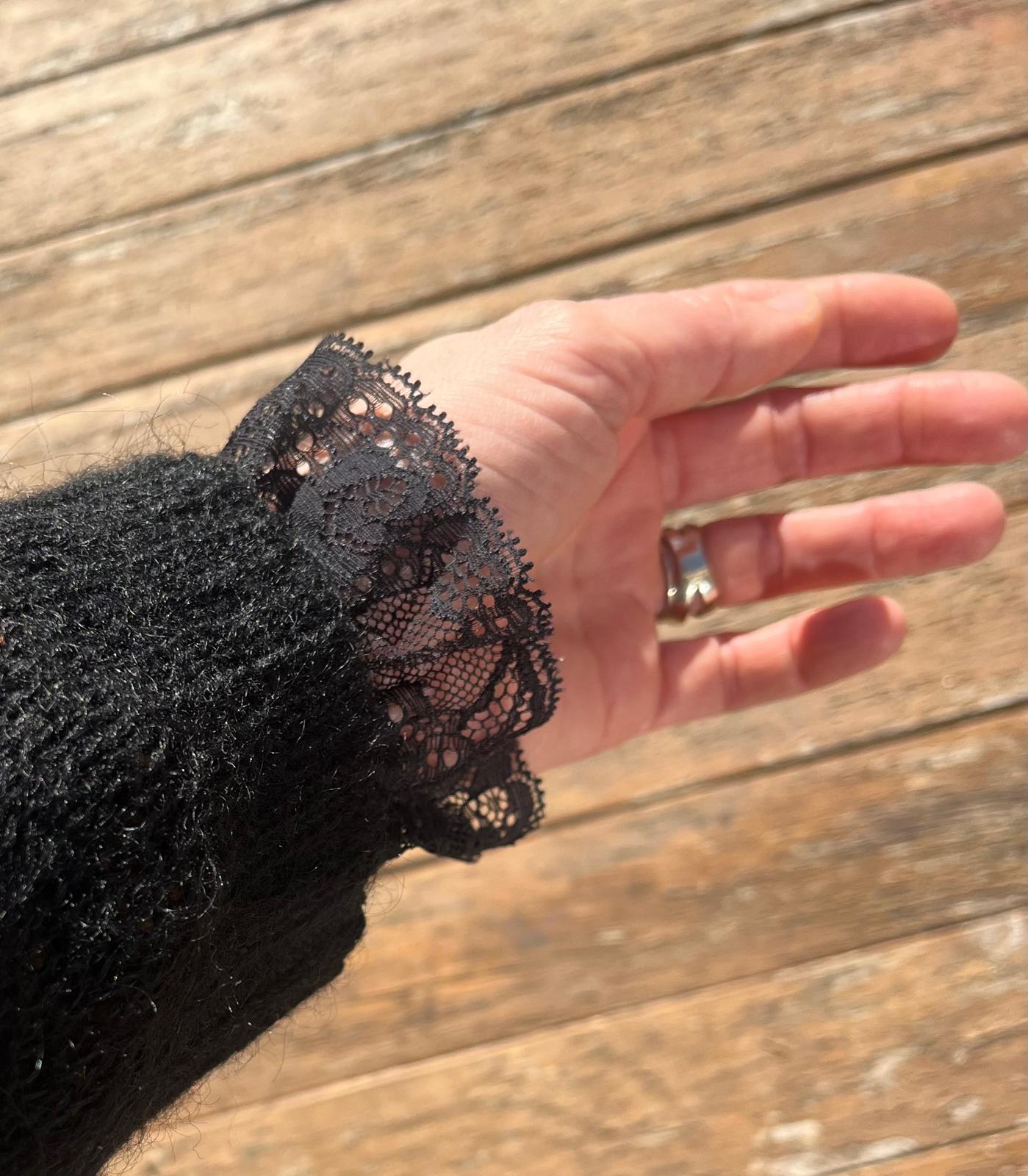 Manchettes amovibles et réversibles dentelle noire 1