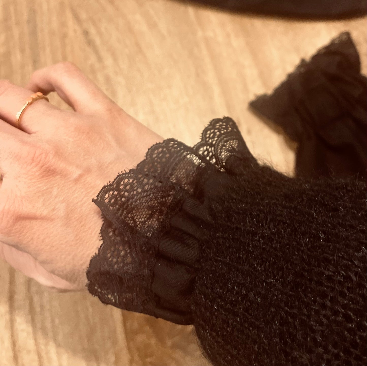 Ensemble Col et manchettes amovibles  dentelle noire 2