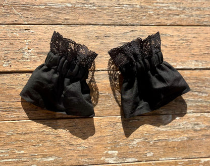 Manchettes amovibles et réversibles dentelle noire 1